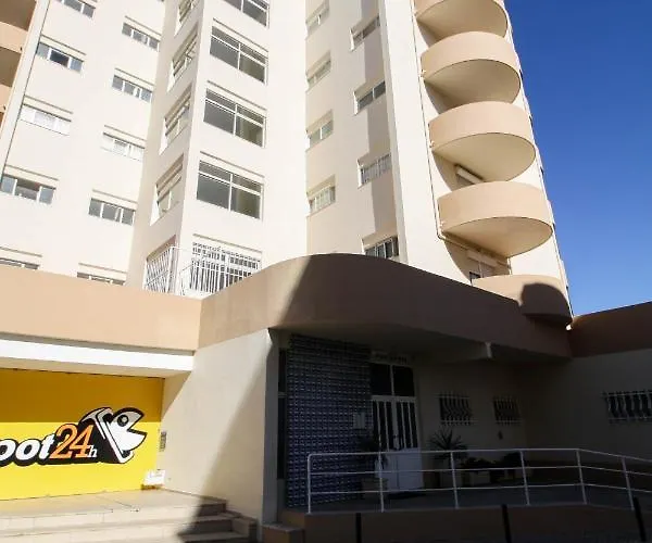 Rocha With A View To The Marine アパート