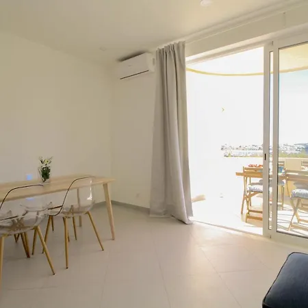 Appartamento Rocha With A View To The Marine